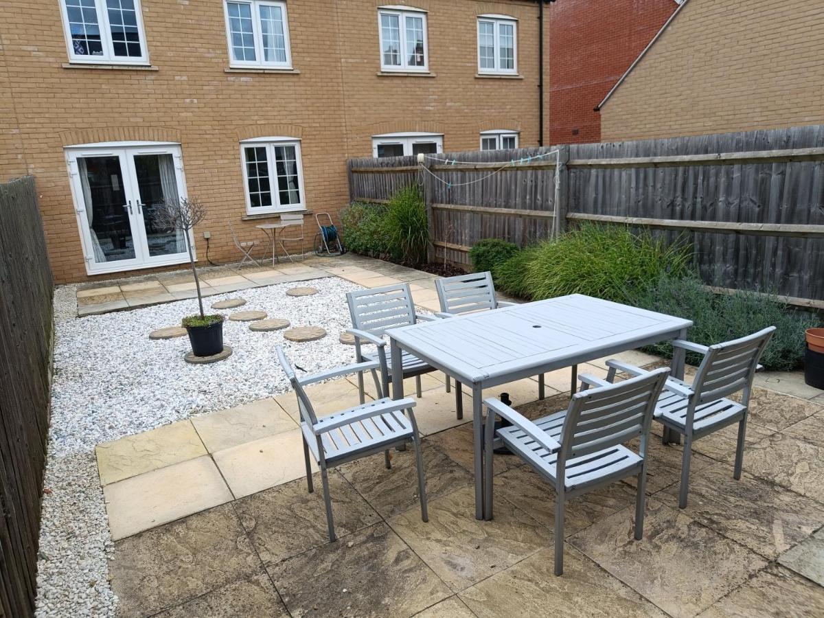 3 Bedroom Townhouse Near Bicester Village מראה חיצוני תמונה